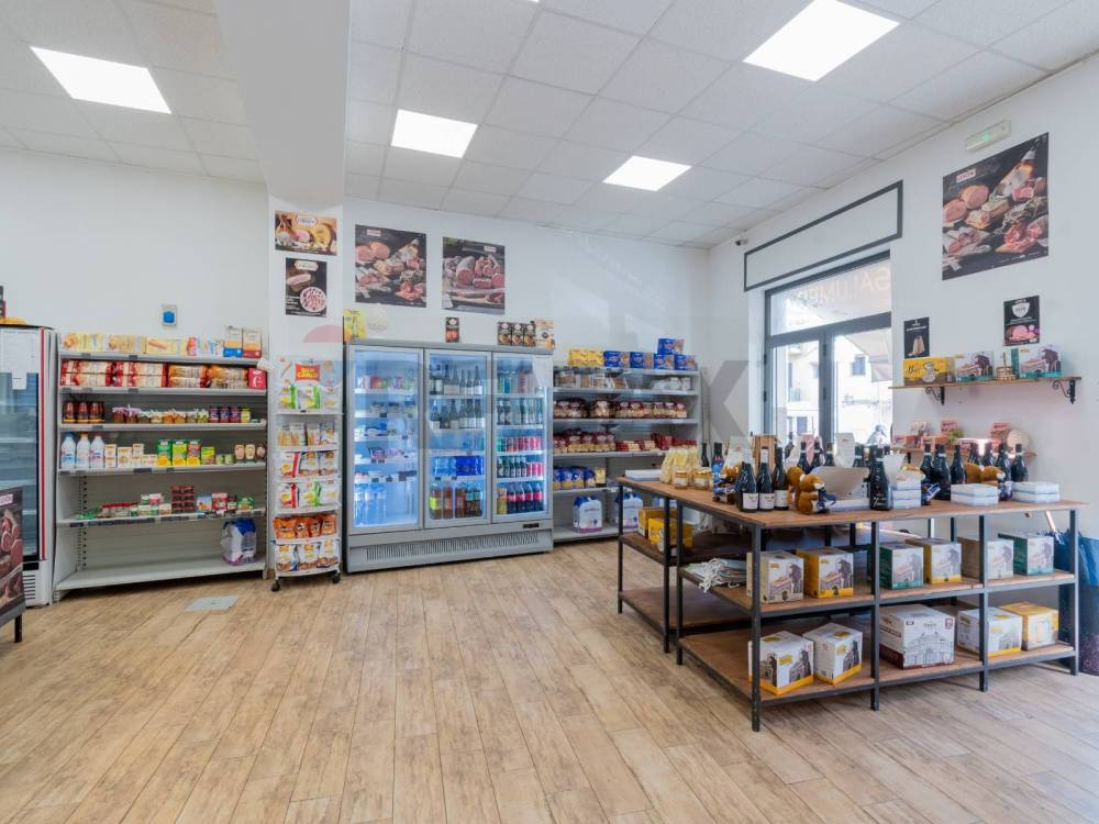 negozio in vendita a Palermo in zona Pallavicino