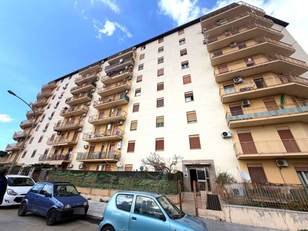 appartamento in vendita a Palermo in zona Montegrappa / Santa Rosalia