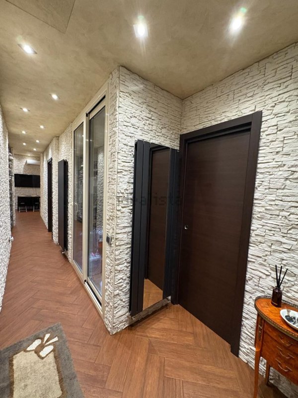 appartamento in vendita a Palermo in zona Zisa