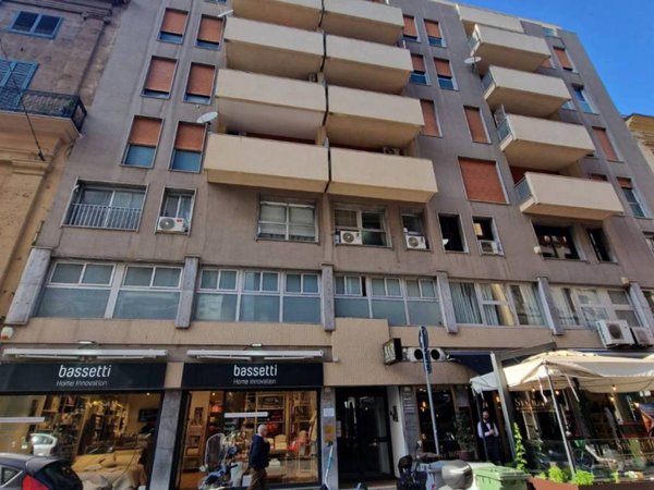 negozio in vendita a Palermo in zona Politeama