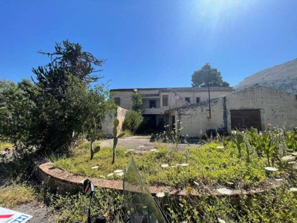 casa indipendente in vendita a Palermo in zona Montegrappa / Santa Rosalia