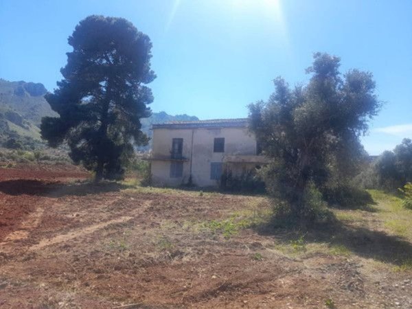 casa indipendente in vendita a Palermo in zona Montegrappa / Santa Rosalia