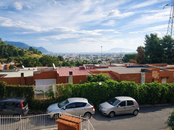 casa indipendente in vendita a Palermo in zona Borgo Nuovo