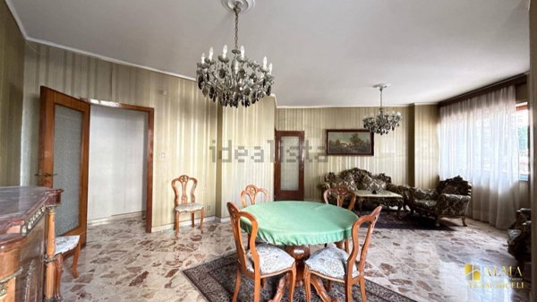 appartamento in vendita a Palermo in zona Malaspina/Palagonia