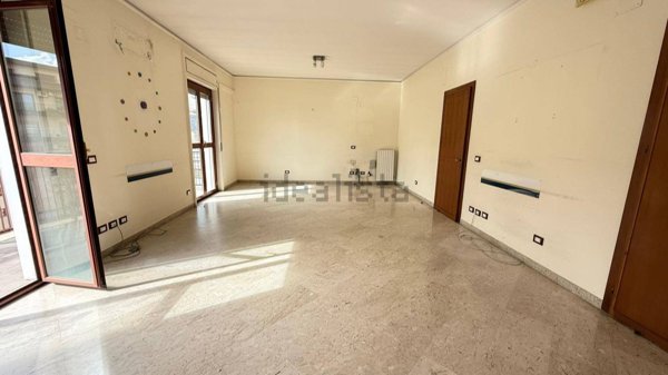 appartamento in vendita a Palermo in zona Malaspina/Palagonia