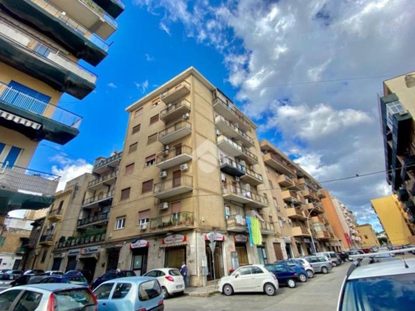 appartamento in vendita a Palermo in zona Montegrappa / Santa Rosalia