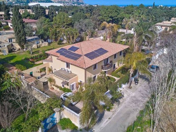 casa indipendente in vendita a Palermo in zona Partanna