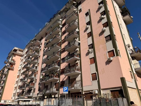 ufficio in vendita a Palermo in zona Malaspina/Palagonia