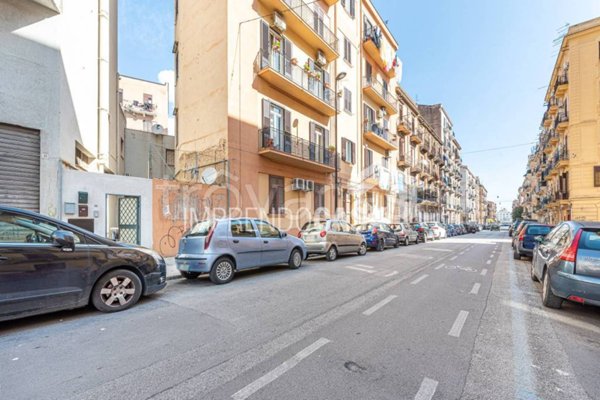 appartamento in vendita a Palermo in zona Montegrappa / Santa Rosalia