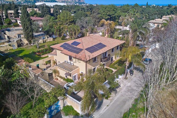 casa indipendente in vendita a Palermo in zona Mondello