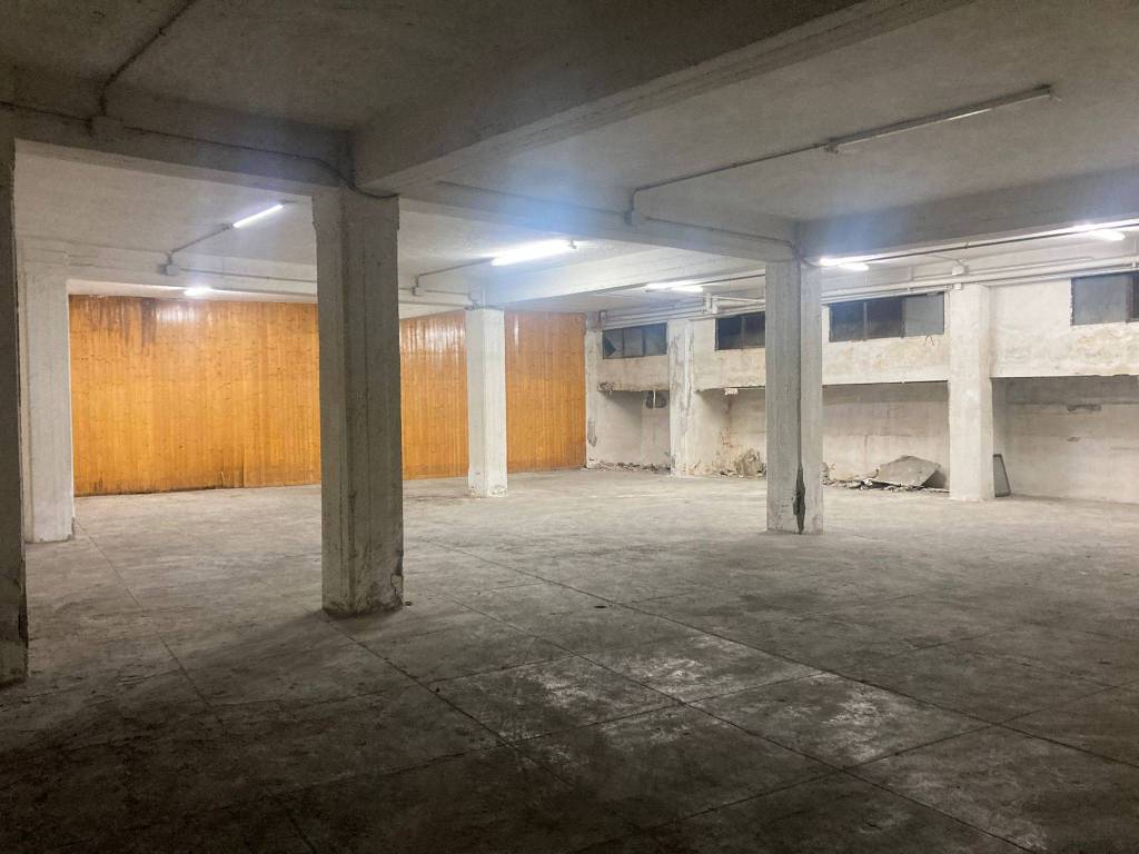 locale commerciale in vendita a Palermo in zona Montepellegrino