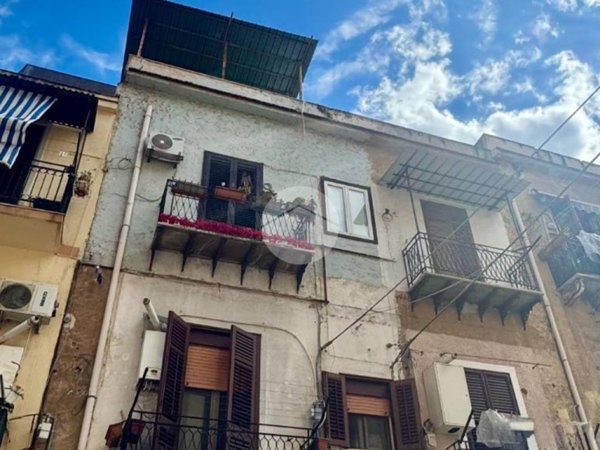 appartamento in vendita a Palermo in zona Malaspina/Palagonia