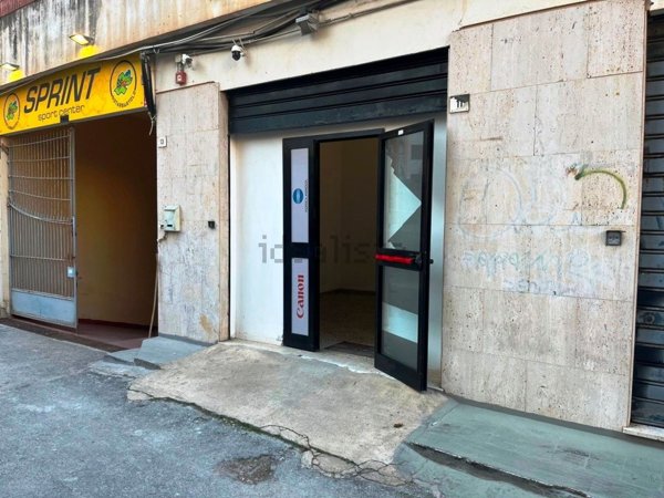 casa indipendente in vendita a Palermo in zona Malaspina/Palagonia