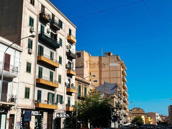 appartamento in vendita a Palermo in zona Zisa
