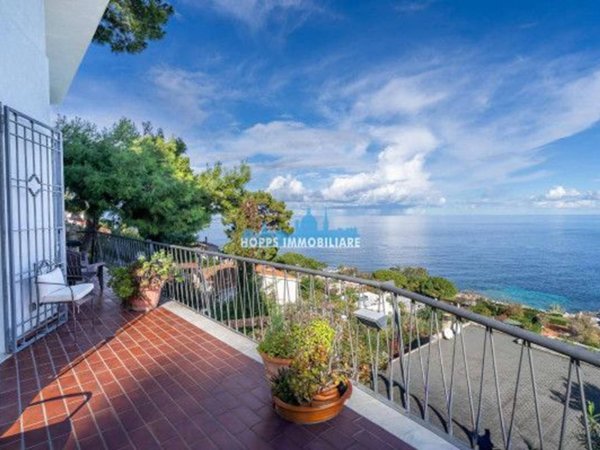 casa indipendente in vendita a Palermo in zona Addaura