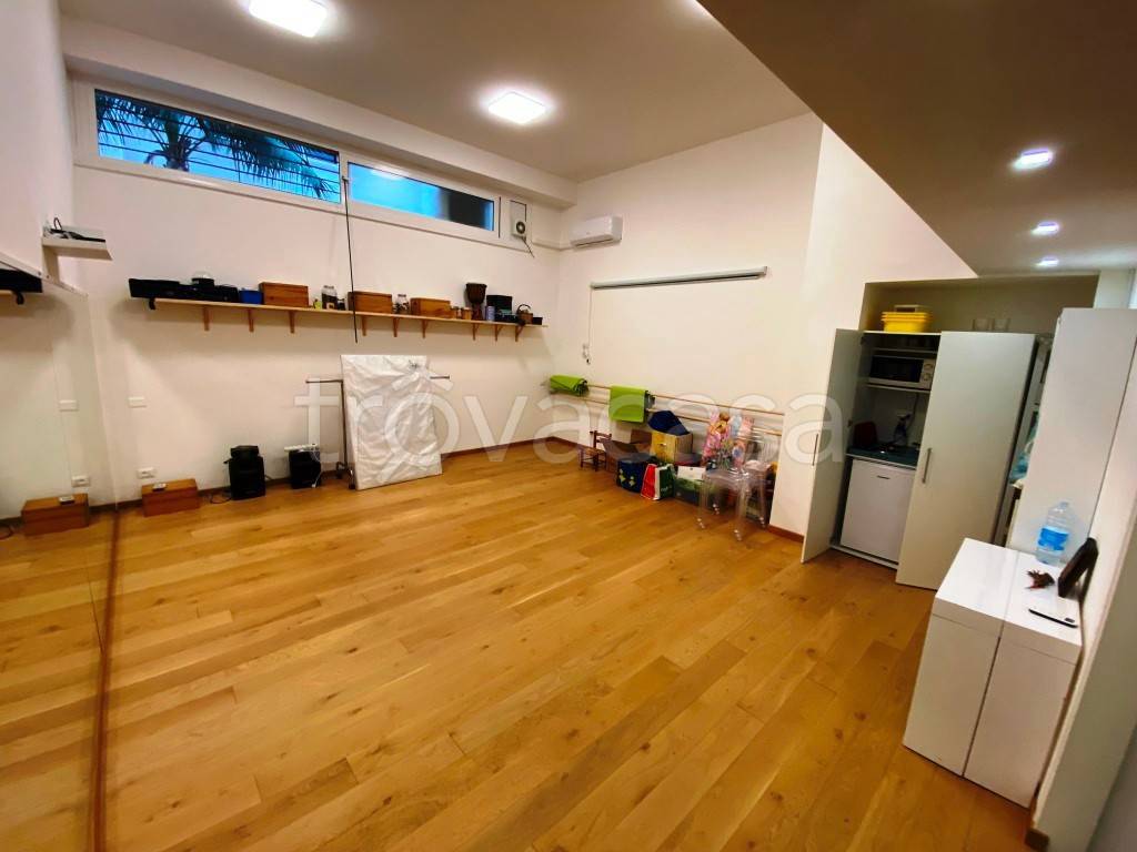 ufficio in vendita a Palermo in zona Libertà