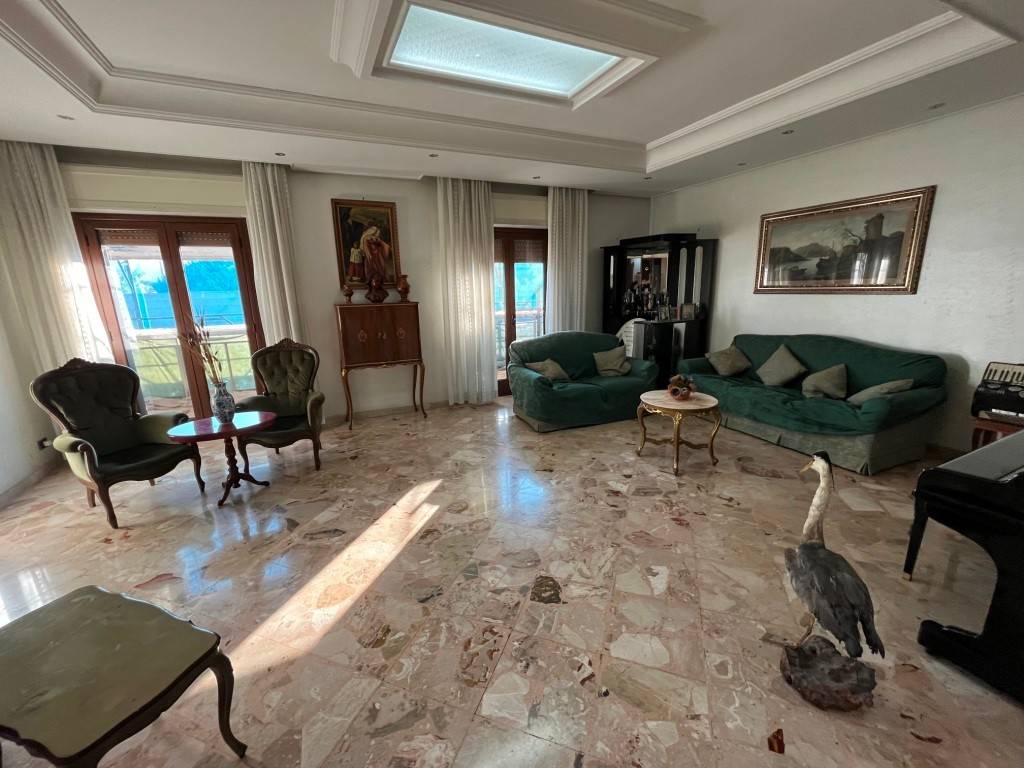 appartamento in vendita a Palermo in zona Zisa