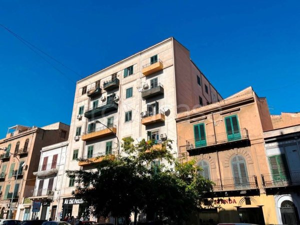 appartamento in vendita a Palermo in zona Zisa