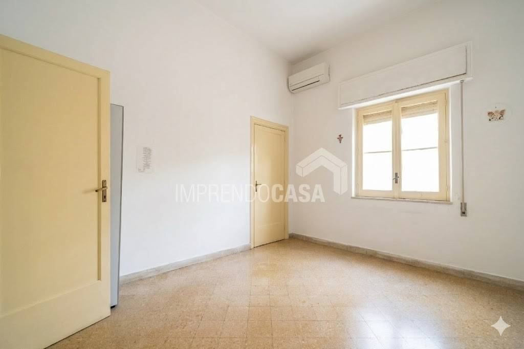 ufficio in vendita a Palermo in zona Libertà