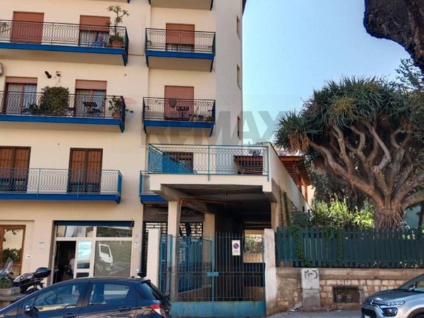 negozio in vendita a Palermo in zona Acqua dei Corsari