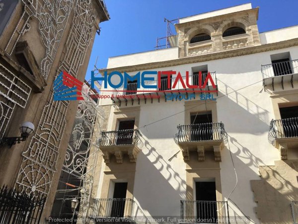 intera palazzina in vendita a Palermo in zona Centro storico