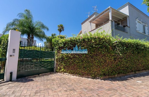 casa indipendente in vendita a Palermo in zona Mondello