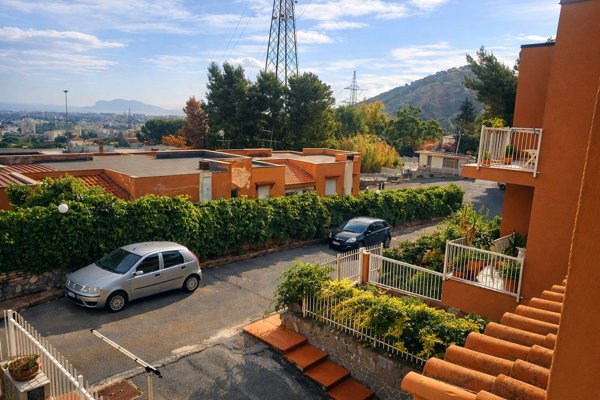 casa indipendente in vendita a Palermo in zona Borgo Nuovo
