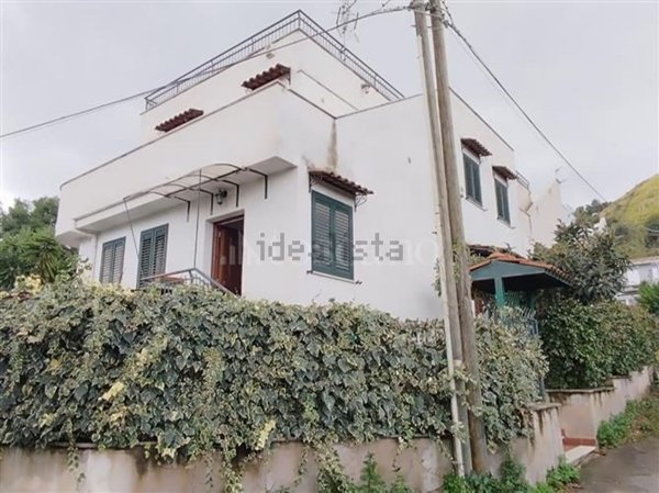 casa indipendente in vendita a Palermo in zona Borgo Nuovo