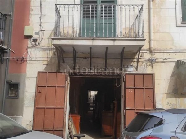 appartamento in vendita a Palermo in zona Zisa