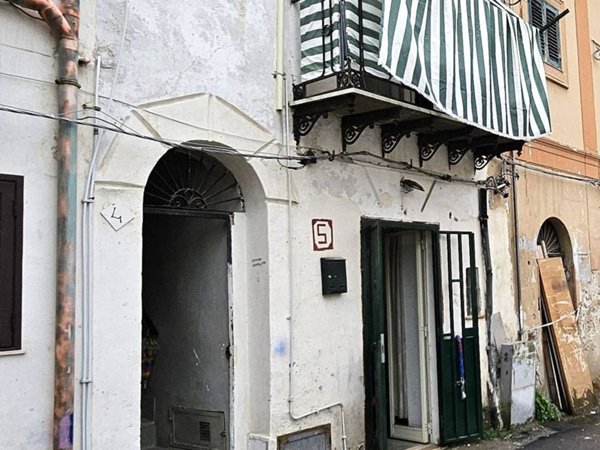 negozio in vendita a Palermo in zona Montepellegrino