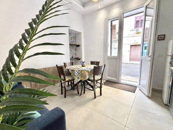 appartamento in vendita a Palermo in zona Montegrappa / Santa Rosalia