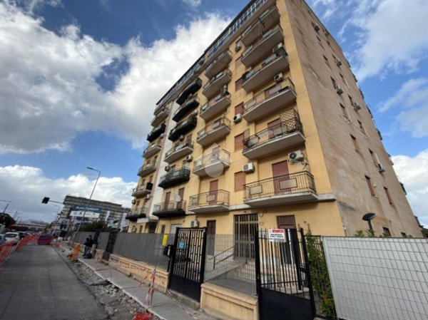 appartamento in vendita a Palermo in zona Zisa