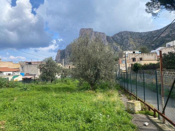 terreno edificabile in vendita a Palermo in zona Sferracavallo