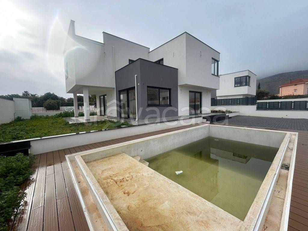 casa indipendente in vendita a Palermo in zona Mondello