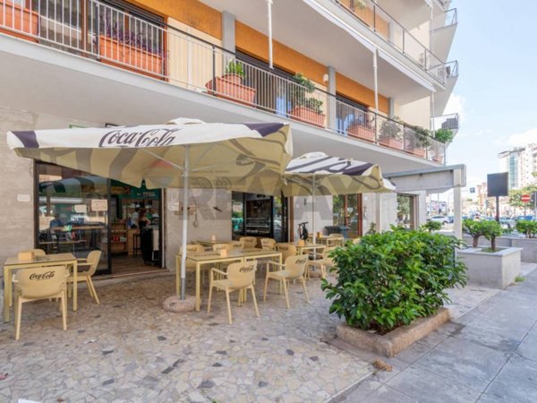negozio in vendita a Palermo in zona Malaspina/Palagonia