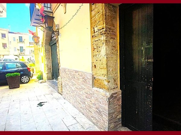 negozio in vendita a Palermo in zona Centro storico