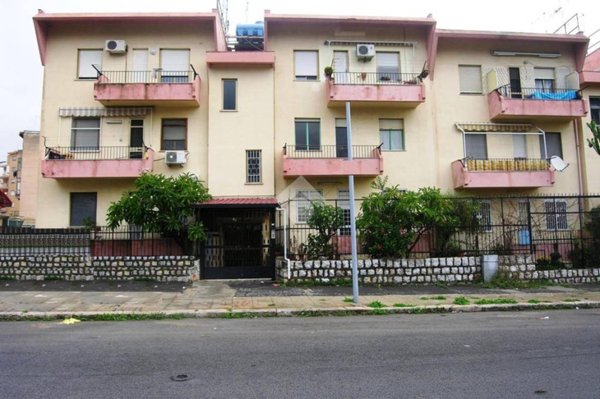 appartamento in vendita a Palermo in zona Montegrappa / Santa Rosalia