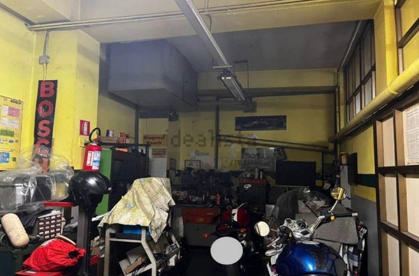 locale di sgombero in vendita a Palermo in zona Malaspina/Palagonia