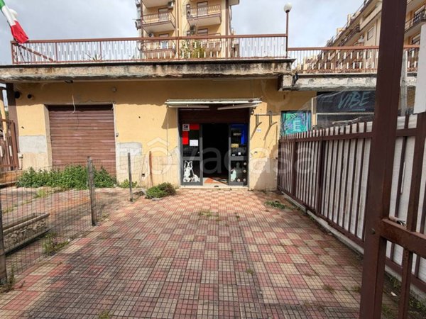 negozio in vendita a Palermo in zona Calatafimi / Cuba