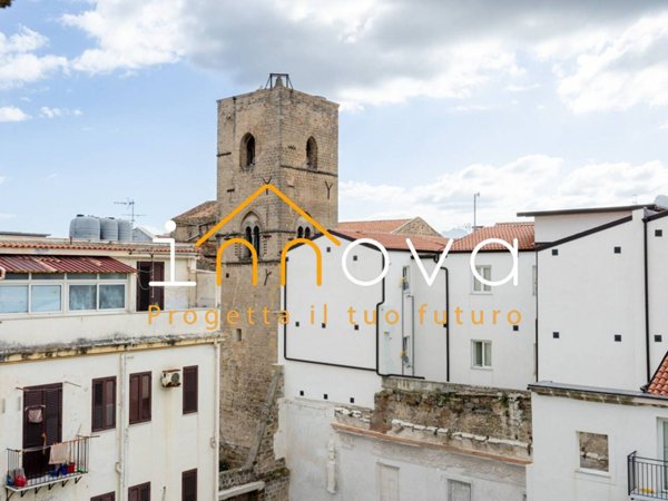 appartamento in vendita a Palermo in zona Centro storico