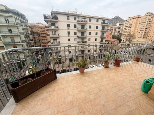 appartamento in vendita a Palermo in zona Politeama