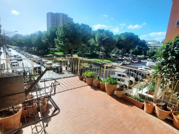 appartamento in vendita a Palermo in zona Politeama