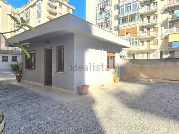 ufficio in vendita a Palermo in zona Malaspina/Palagonia