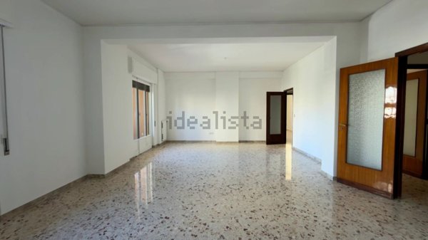 appartamento in vendita a Palermo in zona Malaspina/Palagonia