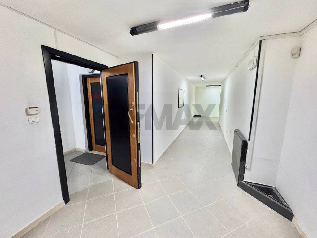 ufficio in vendita a Palermo in zona Libertà