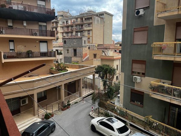 appartamento in vendita a Palermo in zona Zisa