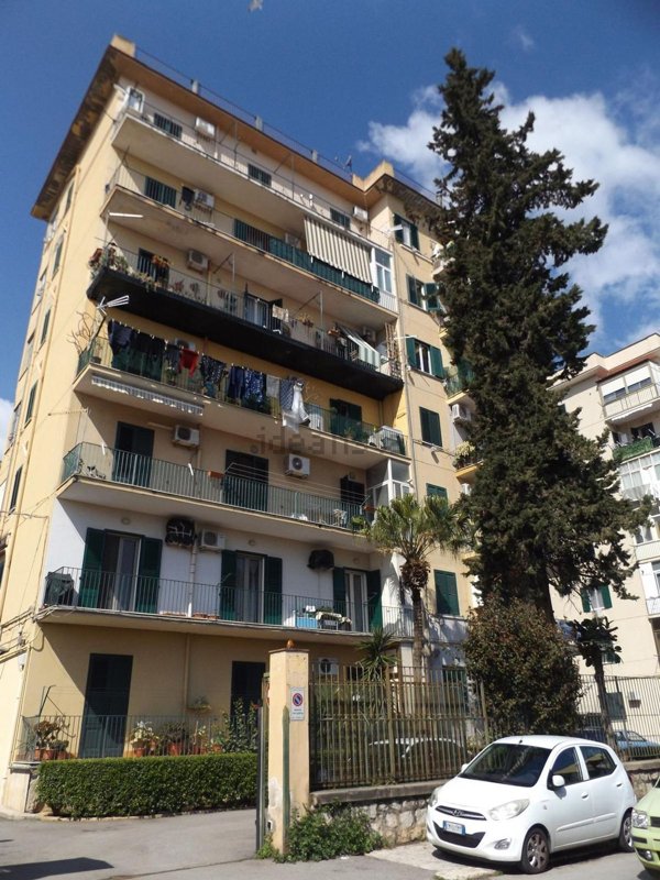 appartamento in vendita a Palermo in zona Zisa