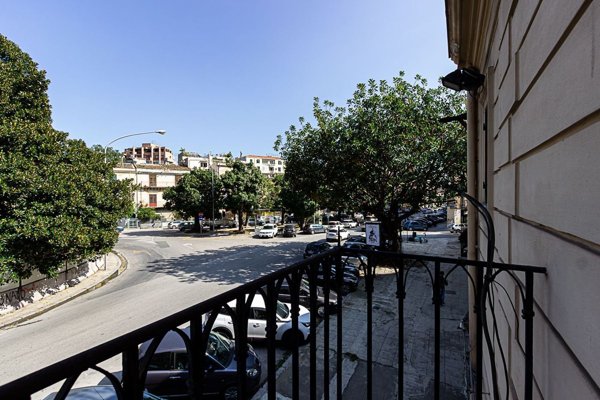 appartamento in vendita a Palermo in zona Zisa