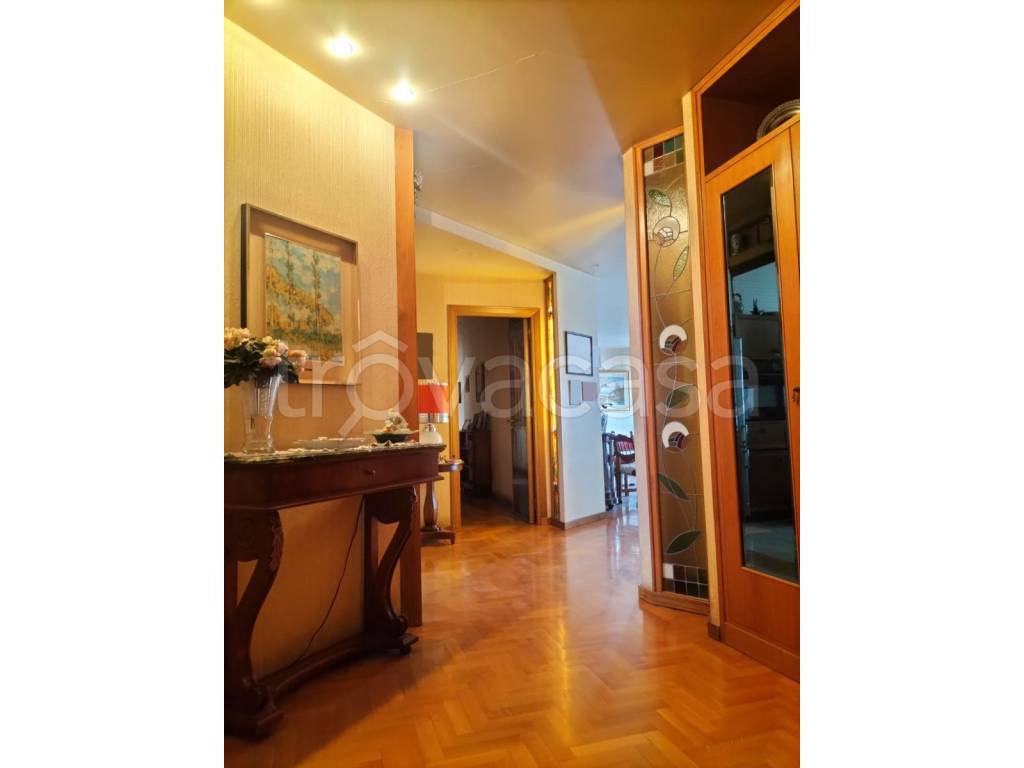 appartamento in vendita a Palermo in zona Malaspina/Palagonia