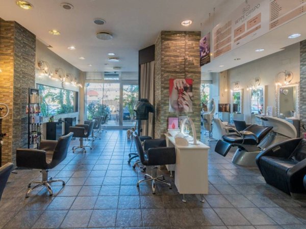 negozio in vendita a Palermo in zona Montepellegrino